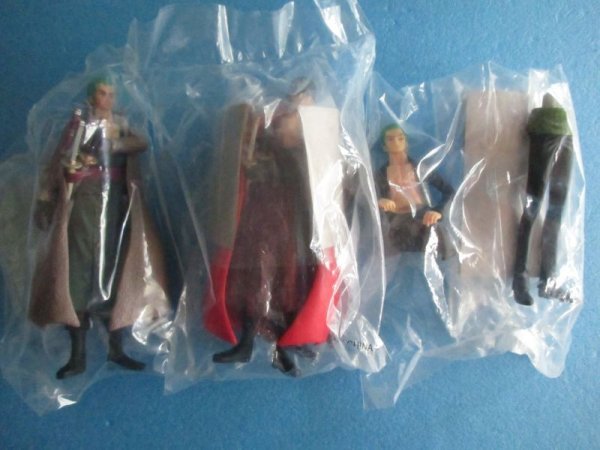 画像2: ワンピース[ロロノアゾロ　フィギュア　5種セット]One Piece [Roronoa Zoro Figure 5-piece set] (2)