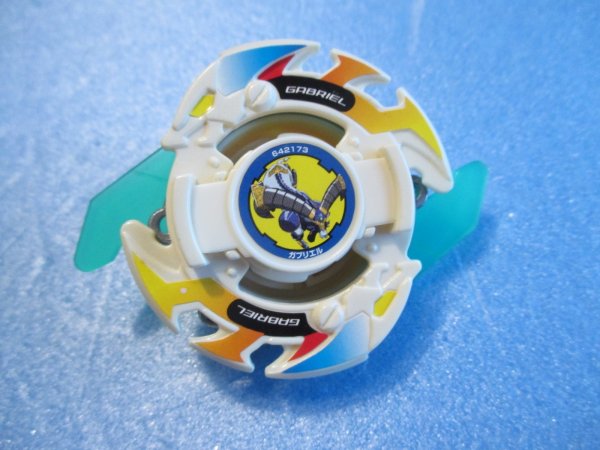 画像1: 爆転シュートベイブレード[ガブリエル　ホワイトver　四星獣ベイブースターF]　Beyblade [Gabriel (White Ver.) - Four Holy Beasts Beybooster F] (1)