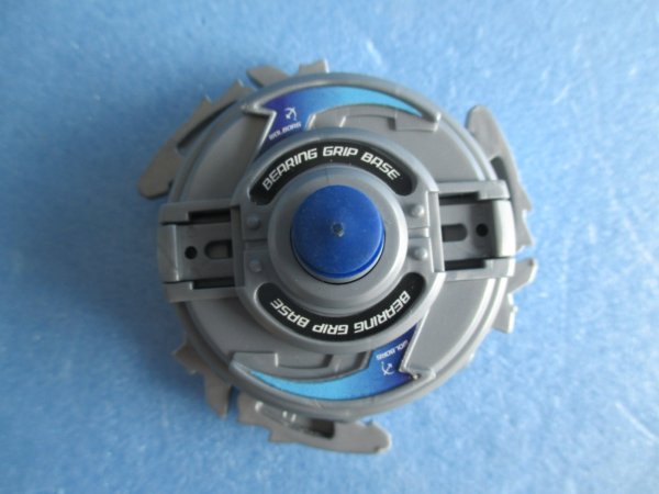 画像2: 爆転シュートベイブレード[ウルボーグ2　シルバー　限定色]　Beyblade[Wolborg2 Silver (Limited Edition Color)] (2)