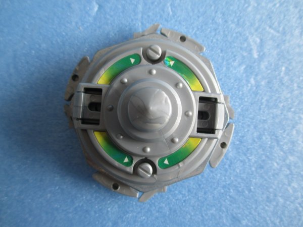 画像2: 爆転シュートベイブレード[ウルボーグ　シルバー　限定色]　Beyblade[Wolborg Silver (Limited Edition Color)] (2)